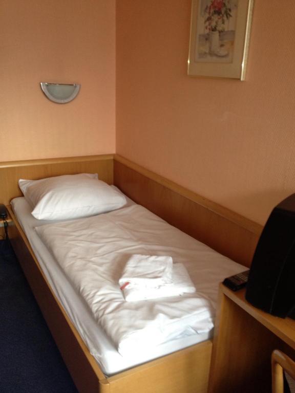 A1 Raststaette & Motel Hamburg-Stillhorn חדר תמונה
